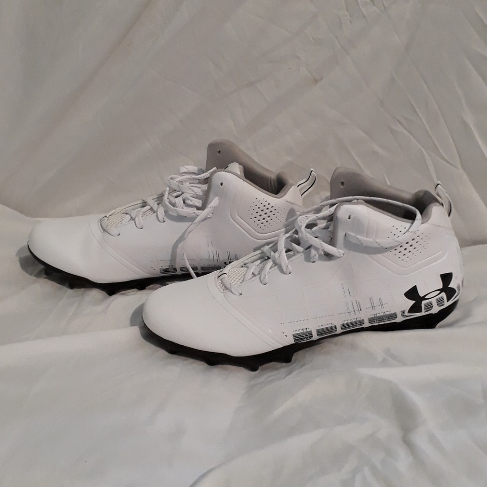 NWOT Under Armour Banshee Cleats Size 11